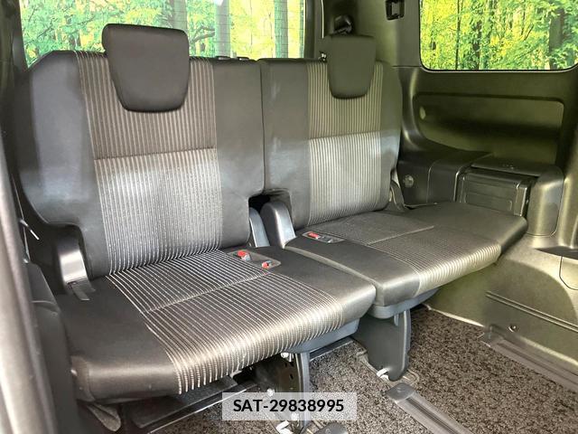 Toyota VOXY 2018-03 7818085-9