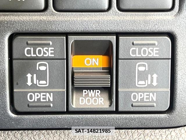 Toyota VOXY 2021-06 7818088-6