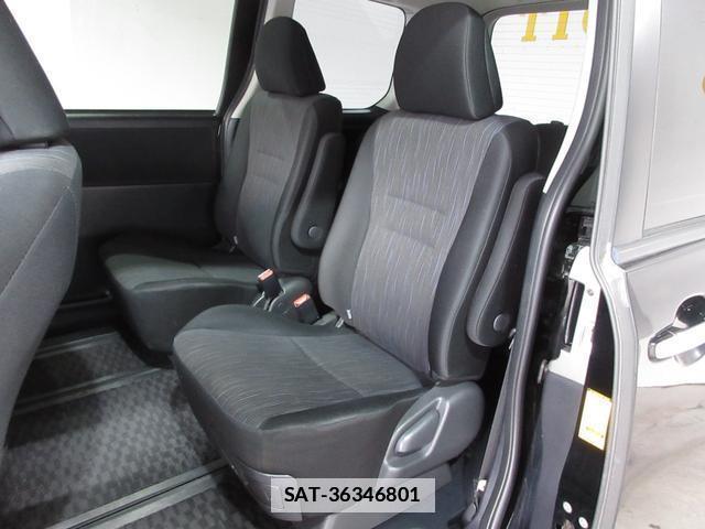 Toyota VOXY 2010-11 7818115-16
