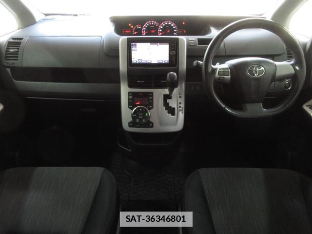 Toyota VOXY 2010-11 7818115-3