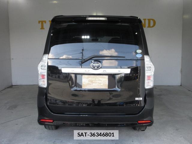 Toyota VOXY 2010-11 7818115-7