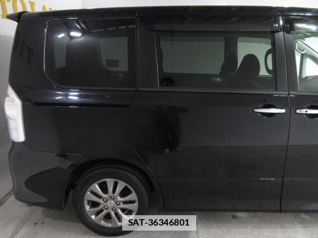 Toyota VOXY 2010-11 7818115-9