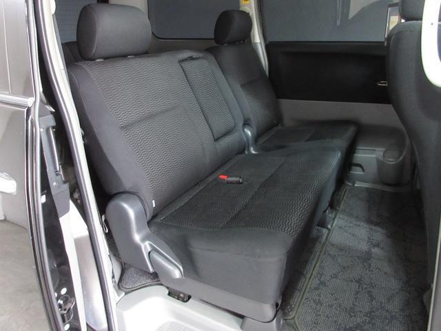 Toyota VOXY 2006-05 7818116-12