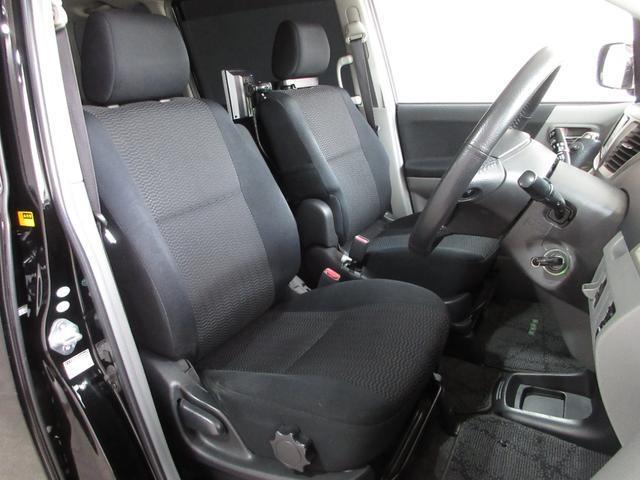Toyota VOXY 2006-05 7818116-13