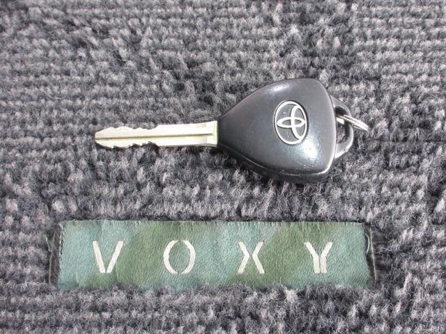 Toyota VOXY 2006-05 7818116-2