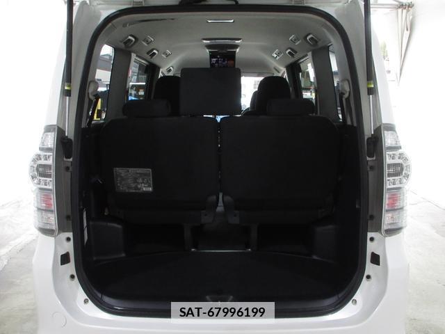 Toyota VOXY 2010-07 7818129-14