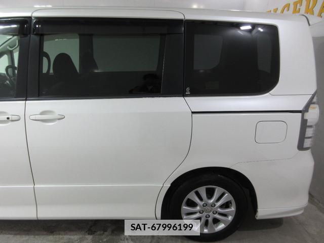 Toyota VOXY 2010-07 7818129-5