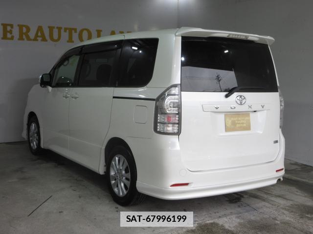 Toyota VOXY 2010-07 7818129-6