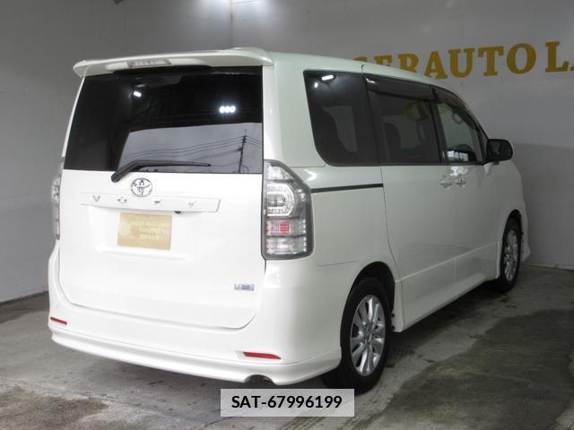 Toyota VOXY 2010-07 7818129-8