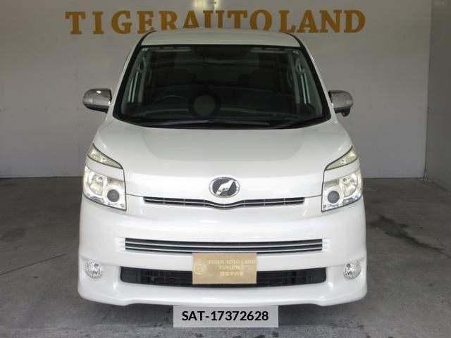 Toyota VOXY 2009-05 7818138-11