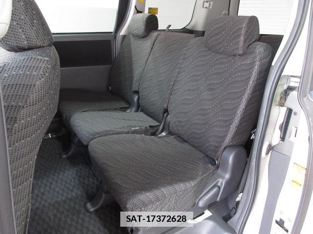 Toyota VOXY 2009-05 7818138-16