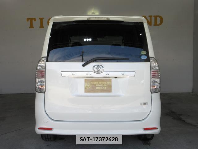 Toyota VOXY 2009-05 7818138-7