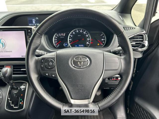 Toyota VOXY 2016-03 7818146-14
