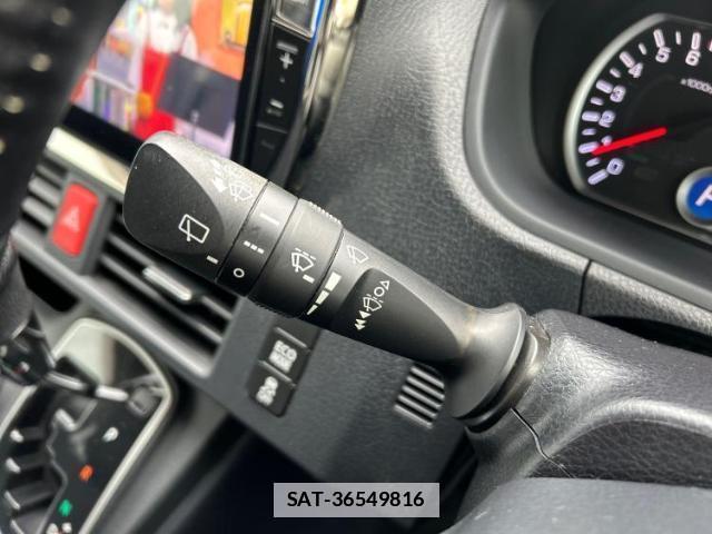Toyota VOXY 2016-03 7818146-16