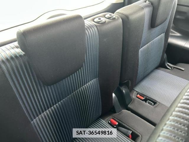 Toyota VOXY 2016-03 7818146-5
