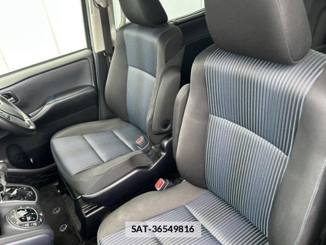 Toyota VOXY 2016-03 7818146-6
