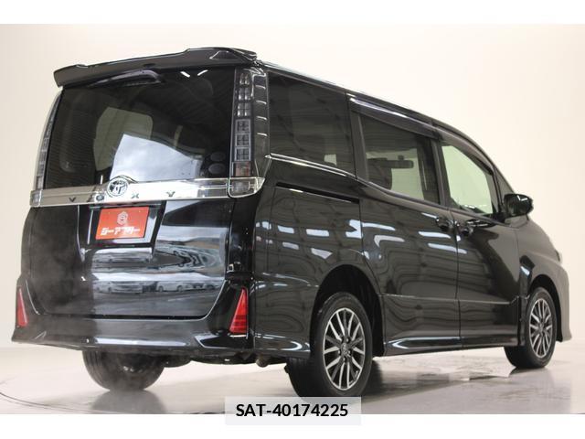 Toyota VOXY 2014-10 7818182-1