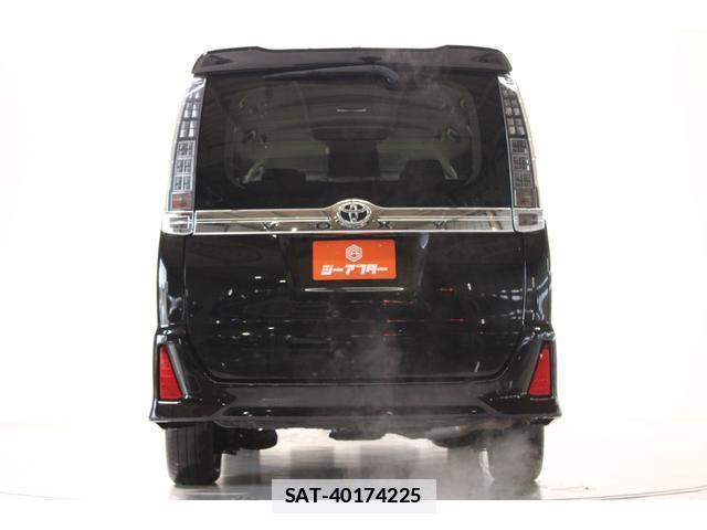 Toyota VOXY 2014-10 7818182-11