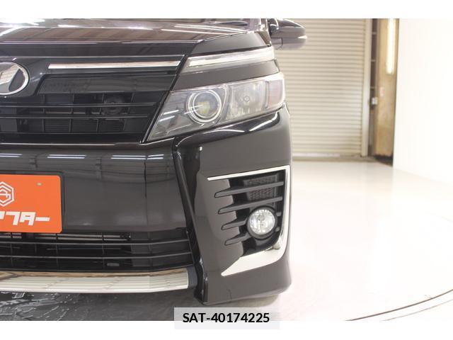 Toyota VOXY 2014-10 7818182-14