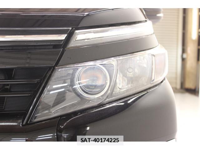 Toyota VOXY 2014-10 7818182-15