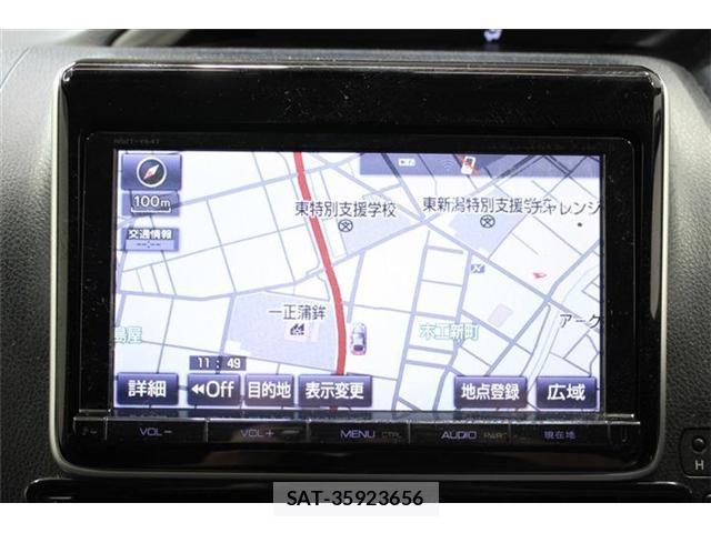 Toyota VOXY 2017-06 7818197-1