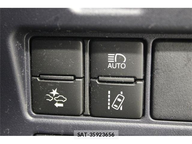 Toyota VOXY 2017-06 7818197-3