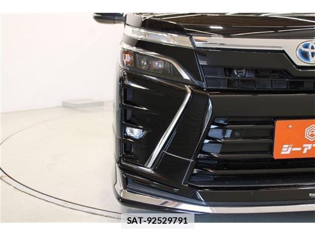 Toyota VOXY 2020-11 7818202-15