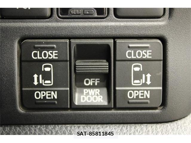 Toyota VOXY 2018-05 7818203-4