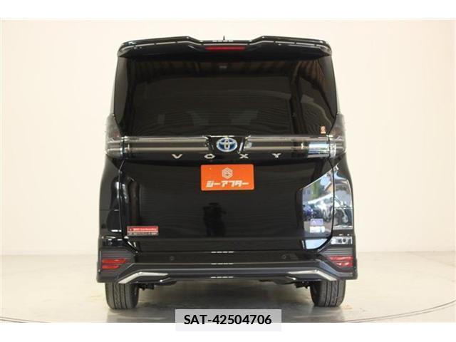 Toyota VOXY 2022-04 7818211-10