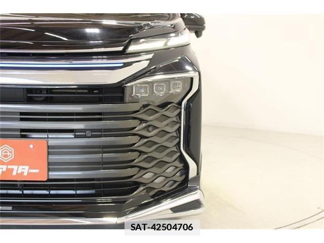 Toyota VOXY 2022-04 7818211-13