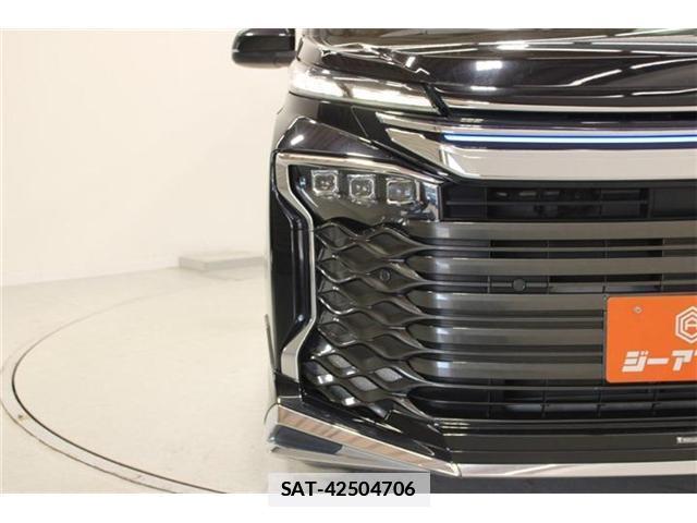 Toyota VOXY 2022-04 7818211-15