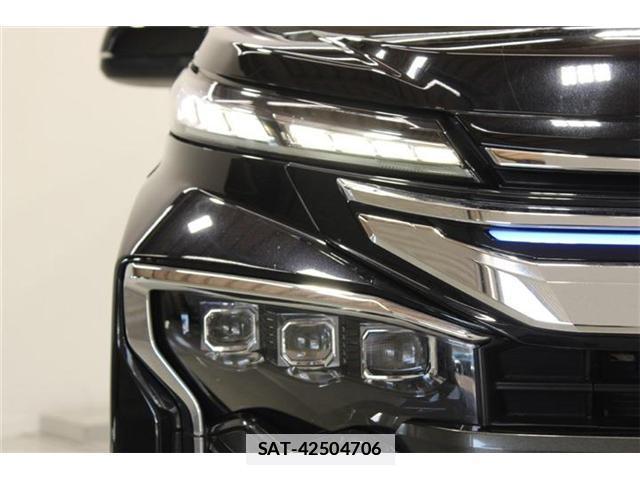 Toyota VOXY 2022-04 7818211-16