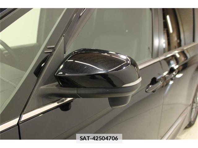 Toyota VOXY 2022-04 7818211-19