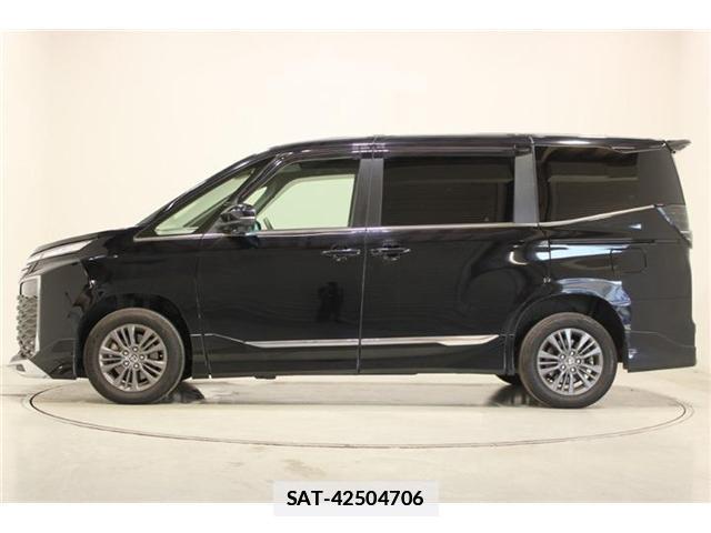 Toyota VOXY 2022-04 7818211-8