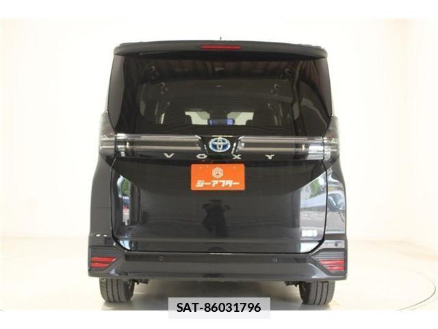 Toyota VOXY 2023-02 7818232-10