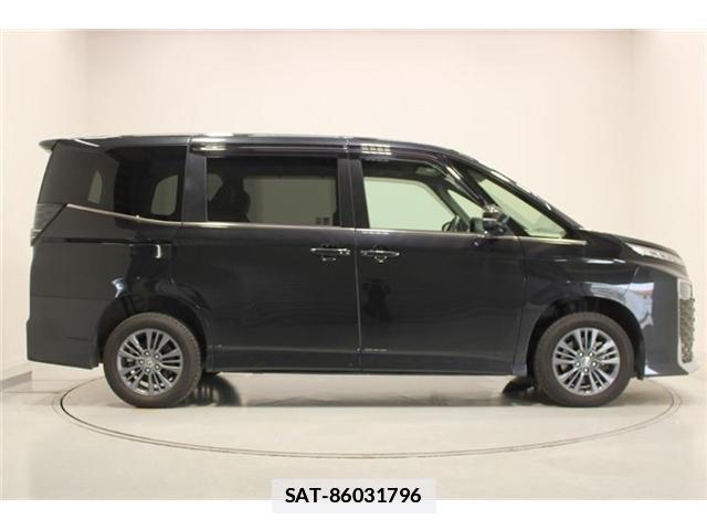 Toyota VOXY 2023-02 7818232-12
