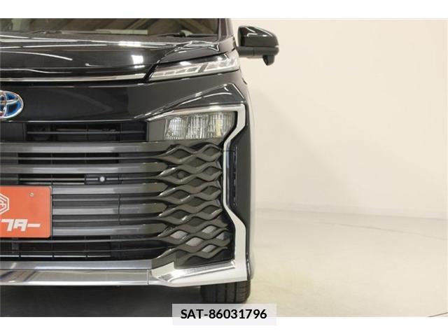 Toyota VOXY 2023-02 7818232-13