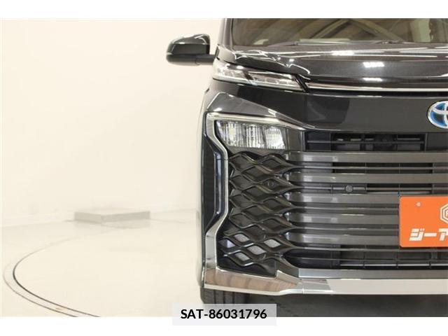 Toyota VOXY 2023-02 7818232-15