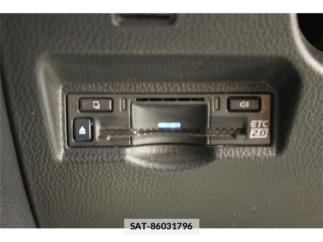 Toyota VOXY 2023-02 7818232-3