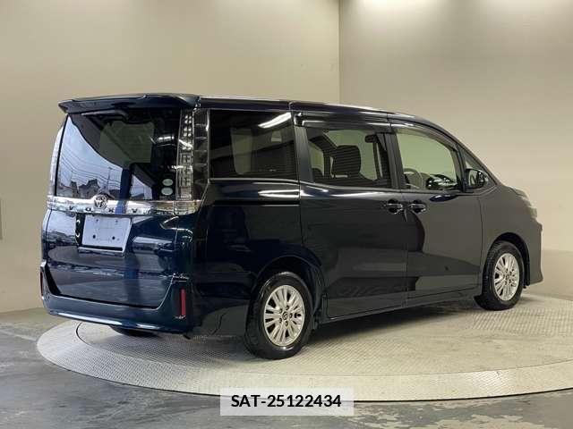 Toyota VOXY 2014-05 7818326-13