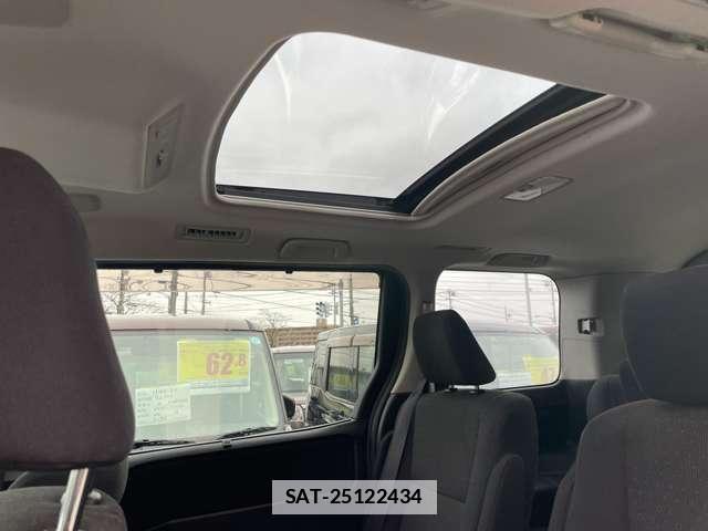 Toyota VOXY 2014-05 7818326-7