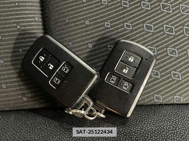 Toyota VOXY 2014-05 7818326-9