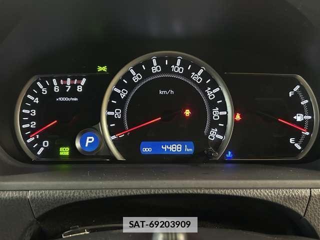 Toyota VOXY 2016-10 7818354-11
