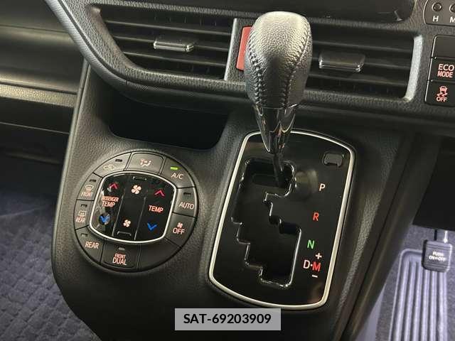 Toyota VOXY 2016-10 7818354-13