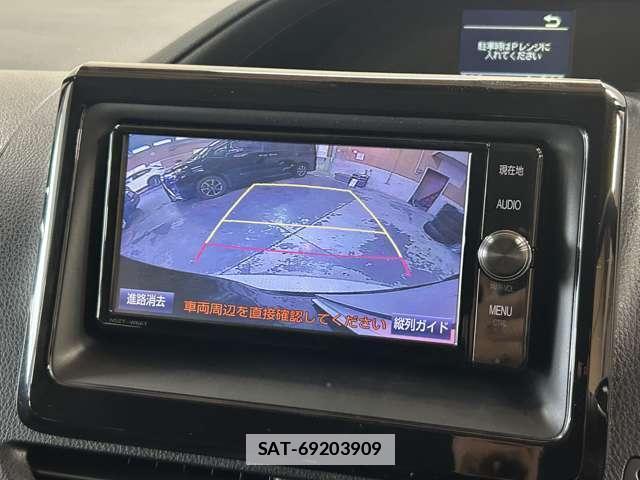 Toyota VOXY 2016-10 7818354-2