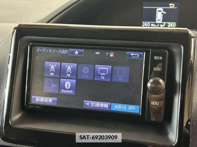 Toyota VOXY 2016-10 7818354-3