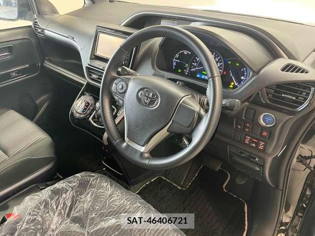 Toyota VOXY 2020-11 7818393-12