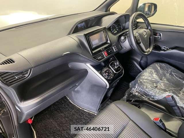 Toyota VOXY 2020-11 7818393-13