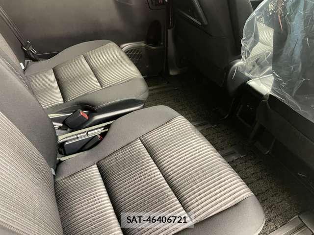 Toyota VOXY 2020-11 7818393-15