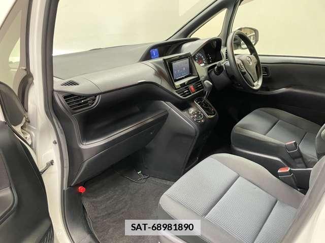 Toyota VOXY 2019-03 7818394-8